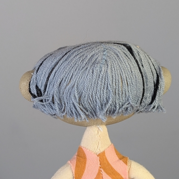 Coraline's Doll Prop Replica, Posable Coralline Doll, 2018 Laika - Picture 9 of 16